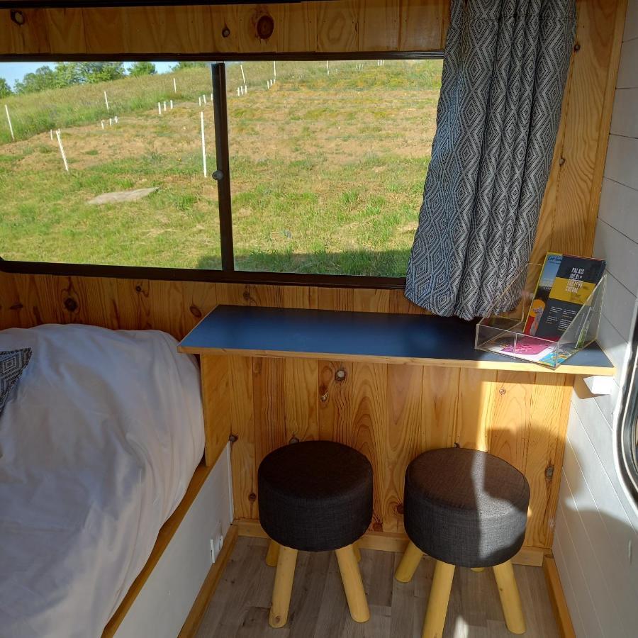 Camping Car Vintage Saint-Barthelemy-le-Plain エクステリア 写真