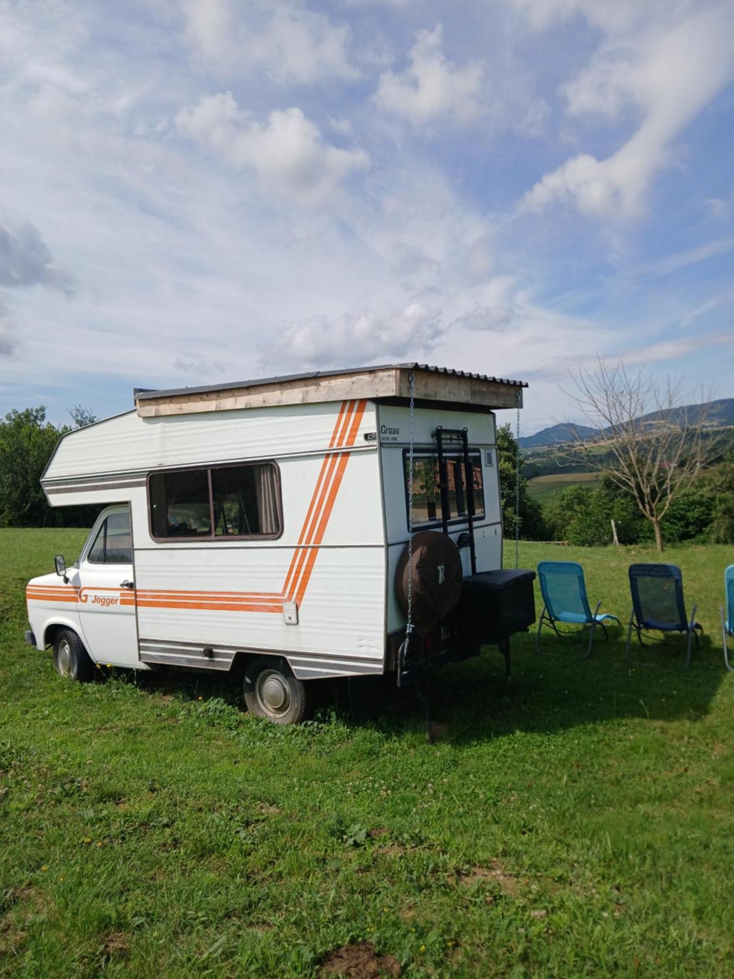 Camping Car Vintage Saint-Barthelemy-le-Plain エクステリア 写真